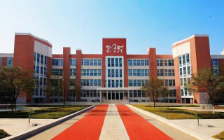 大连8中，这所学校究竟表现如何？