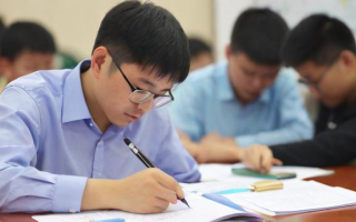 中考填报志愿时，我们应该如何做出最佳选择？