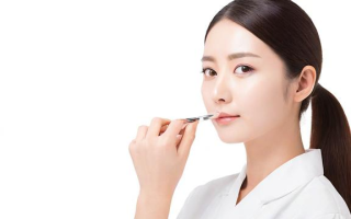 当美容师前景如何？职业发展、薪资待遇全解析