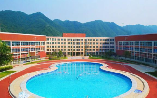 开县温泉中学怎么样，开县温泉中学究竟表现如何？