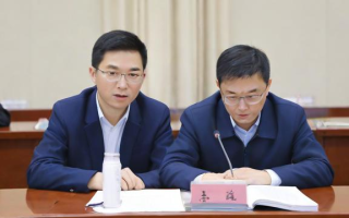 国考为何偏爱应届生？