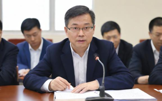 如何查询国家公务员考试的职位人数？