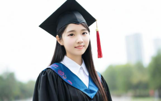 川美学生是否都是研究生？