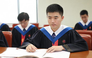 研究生复试中，英语自我介绍有哪些关键要点和技巧？