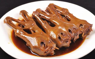周黑鸭是如何制作的？