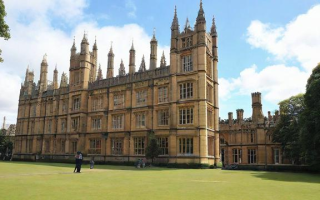 双非80分能申请英国研究生吗？成功策略解析