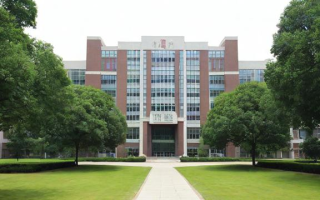 文艺风，- 东华大学MTI研究生，学术殿堂里，他们如何雕琢语言之美？，- 东华大学MTI研究生，在知识瀚海，怎样书写翻译传奇？，直白风，- 东华大学MTI研究生，培养模式究竟是怎样的？，- 东华大学MTI研究生，就业方向主要有哪些？，悬念风，- 东华大学MTI研究生，隐藏着哪些不为人知的学术奥秘？，- 东华大学MTI研究生，他们的专业优势从何而来？
