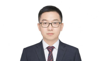 何志标研究生，如何平衡学术探索与职业发展？