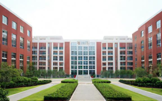 普陀长征高中怎么样，基于对普陀长征高中的概述和特色分析，一个原创且具有吸引力的问题标题可以是，，探索普陀长征高中，如何塑造自信、自强、自主的未来领袖？，不仅简洁明了，还突出了学校培养学生的目标和理念。通过提问的方式引发读者思考，同时展现了普陀长征高中在教育领域的特色和优势。