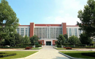 中南大学研究生学费是多少？