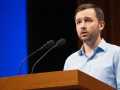 如何克服演讲紧张？高效演讲的实用自信指南