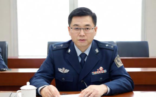 2025年江西省公务员考试报名何时开始？，江西省公务员考试内容有哪些科目？，如何查询2025年江西省考职位表及报考条件？，江西省公务员考试的报名流程是怎样的？，2025年江西省考的笔试时间是什么时候？