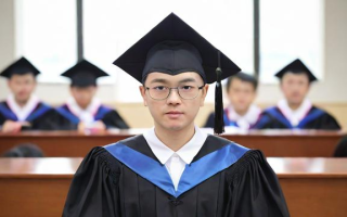 研究生毕业教大专