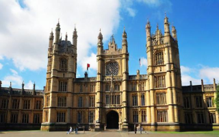 留学英国中介如何收费？费用模式全解析