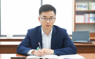 如何进行在职研究生的报名咨询？