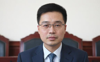 要求硕士研究生以上