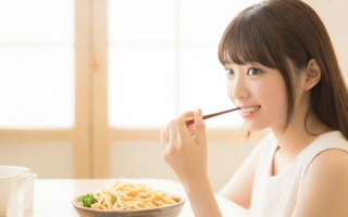 日语中‘吃了么’怎么说？日常寒暄必备表达
