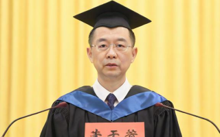 顾绍泉是研究生吗？