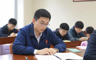 怎么样选择初中（怎么样选择初中补课机构）