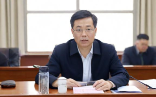 侧重比较类，- 国考中哪边岗位报考竞争相对没那么激烈，更易考上？，- 国考不同地区或部门，究竟哪边更容易考进？，寻求经验类，- 想考国考，哪边上岸几率大些，有何经验可循？，- 国考备考，哪边相对好考，过来人能分享下吗？