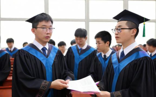 研究生通常分为几个阶段？