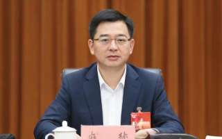 研究生王嘉梁的学术成就有哪些？