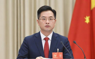 如何通过研究生班长竞选展现领导力与责任担当？