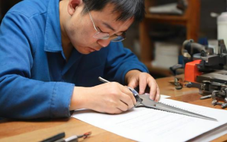钳工证应该如何考取？