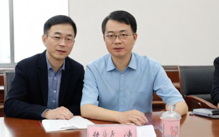 如何参加成人全日制本科考试？