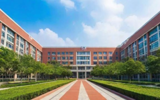 成都十八中的校风如何？传统与创新如何融合？