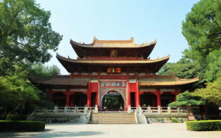 武汉大学研究生学费多少？