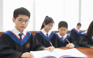 如何撰写一篇高质量的研究生学期个人鉴定？