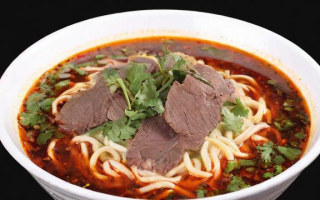牛肉泡馍怎么吃（牛肉泡馍怎么吃呀）