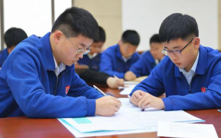 如何在网上填报中考志愿？