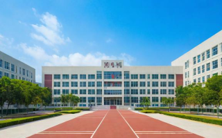 南沙一中作为广东省国家级示范性普通高中，以其卓越的教育质量和丰富的教育资源备受关注。那么，这所学校究竟如何呢？