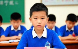 如何成为一名优秀的小学教师？