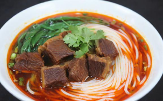 如何制作美味的牛腩粉？
