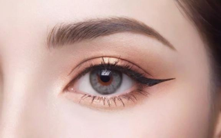 眼睛太大怎么化妆？专属指南助你美得自然