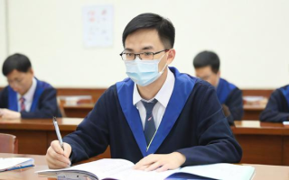 如何选择研究生考试机构并制定高效备考策略？