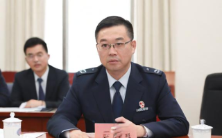 专科生参加公务员考试，有哪些独特优势与挑战？，专科学历报考公务员，岗位竞争态势究竟如何？，专科层次公务员考试，备考要点与本科有何不同？，专科生跻身公务员行列，职业发展前景怎么样？，为何专科生在公务员考试中常被忽视却又潜力无限？