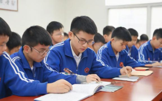 岳阳五中宏志班有哪些优质教育资源与特色培养模式？