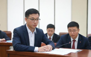 直白型，- 国考一般要多少分才能进入面试环节呢？，引导好奇型，- 国考进面试，通常得达到多少分呀？，强调重点型，- 究竟国考一般多少分可进面试呀？