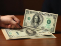 法人如何从公账上提取资金？