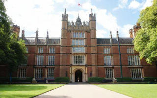英国留学硕士研究生申请条件及费用详解