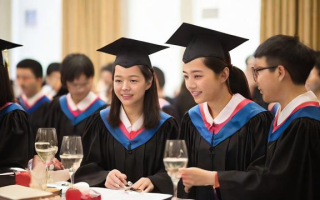 研究生毕业聚餐敬酒词该怎么说？感恩与祝福的完美表达