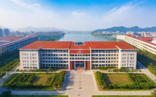 监利县二中的办学实力和特色有哪些？