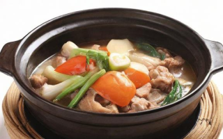 砂锅美食，如何正确享用这道传统佳肴？