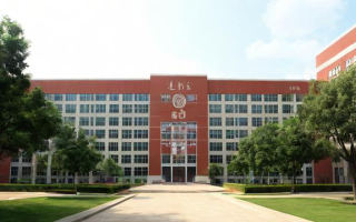 成都8中高中部教学质量、升学率及校园环境如何？
