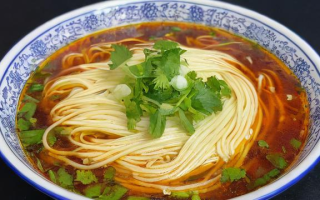 如何制作一碗美味的小面？
