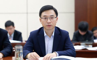 文艺风，- 国考公务员招生简章发布，梦想之门将为你敞开吗？，- 国考公务员招生简章已出，那是你心之所向的征途吗？，直白风，- 国考公务员招生简章来了，你符合报考条件不？，- 国考公务员招生简章公布，你打算报考哪个岗位？，悬念风，- 国考公务员招生简章亮相，背后有哪些机遇与挑战？，- 国考公务员招生简章已至，谁能在这场角逐中脱颖而出？